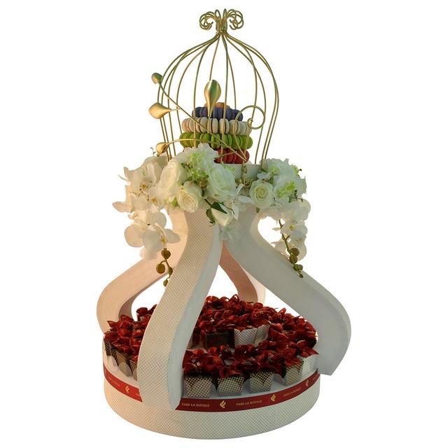 Fabe La Royale - VIP Flower Tray With Macarons Bowl